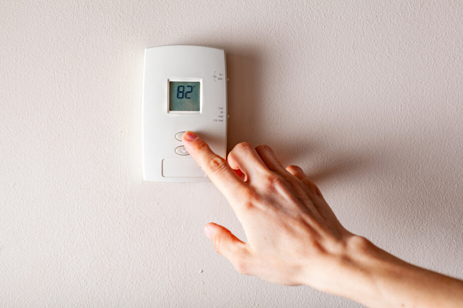 programmable air conditioner thermostat
