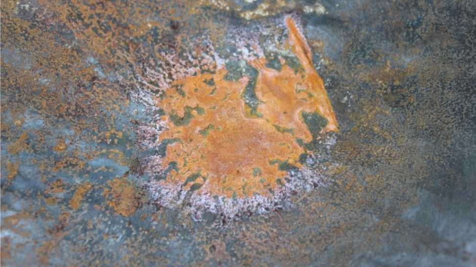 rust on iron wok pan