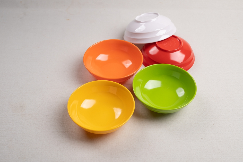 different colour melamine material bowls