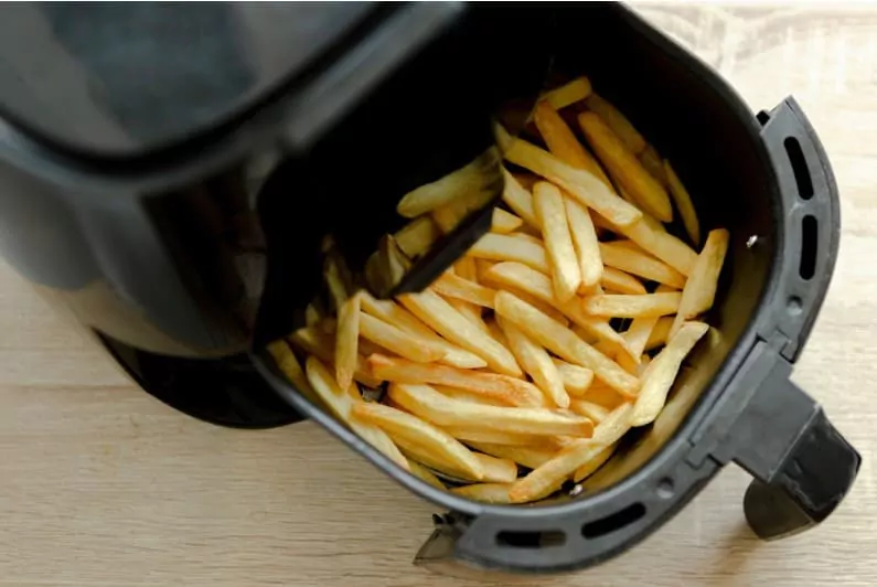 preparing delicious french fries with an air fryer
