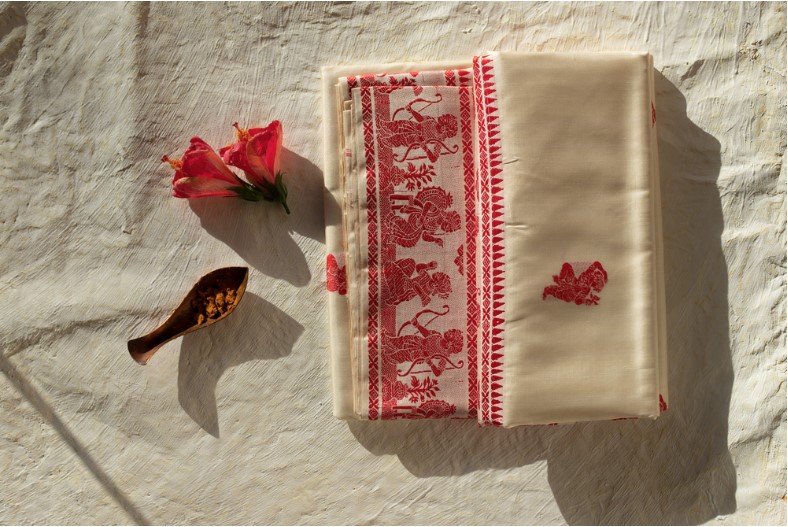 white and red baluchari saree from bishnupur
