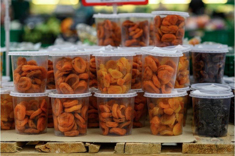 dried apricots packed in containers