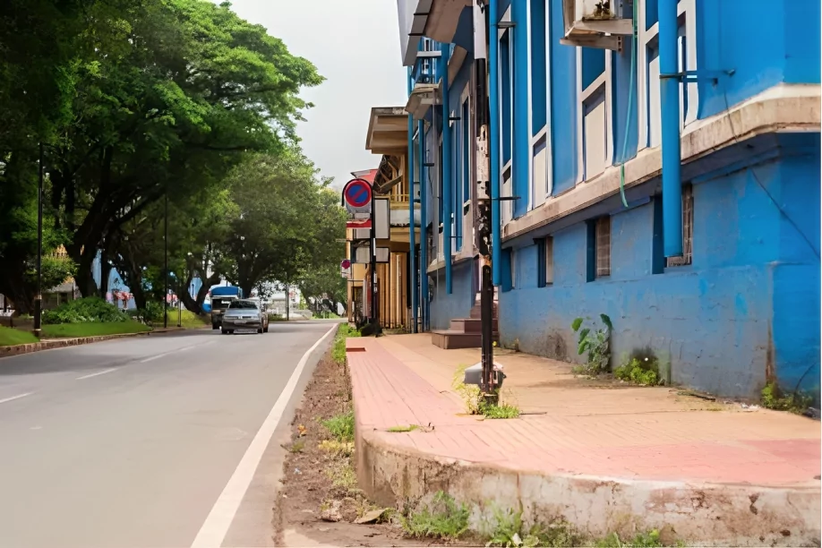 buildings and commercial establishments in panjim