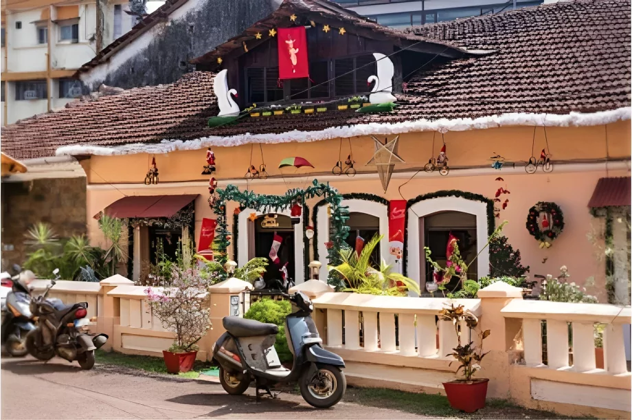 vintage buildings and colourful portuguese houses in goa