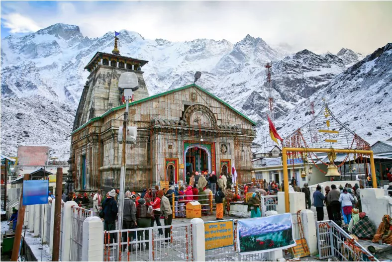 beautiful view of holy kedarnath town in winter season