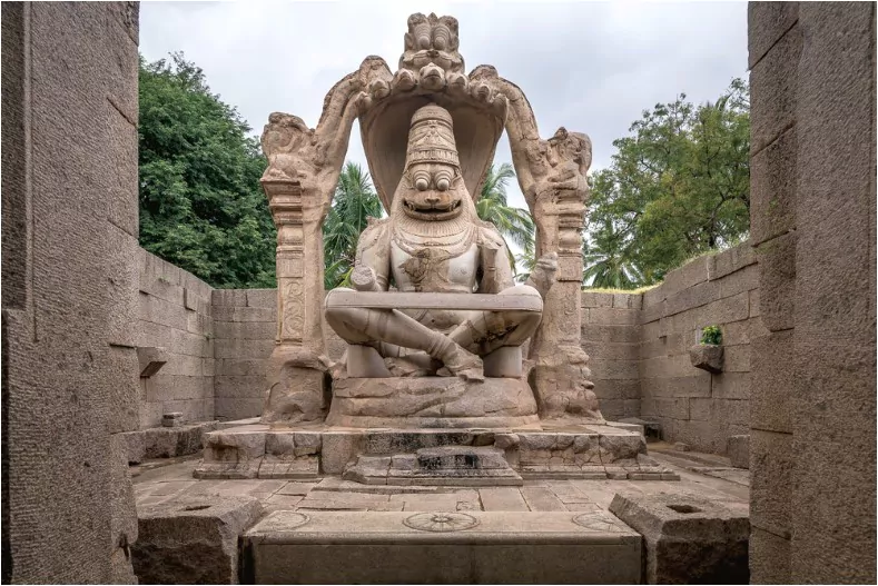 lakshmi narasimha statue at hampi
