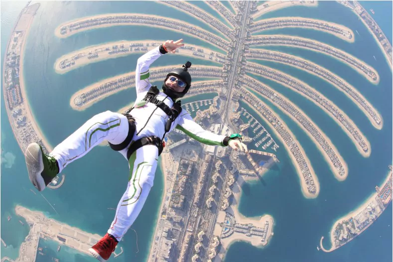skydiving over the palm jumeirah