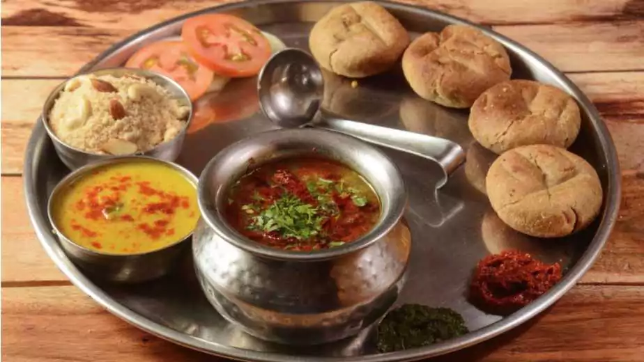 rajasthani traditional cuisine daal baati churma