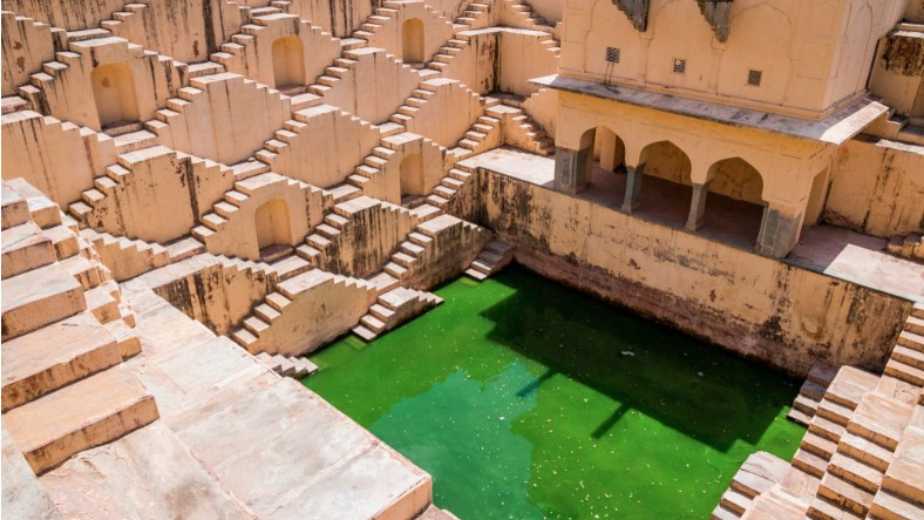 panna meena ka kund stepwell in jaipur